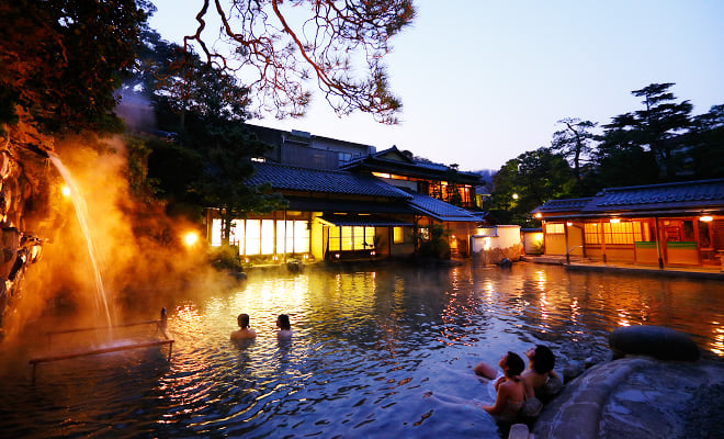 The largest open-air hot-spring mixed bath in Japan