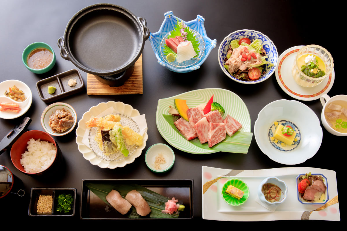 季節の厳選食材会席