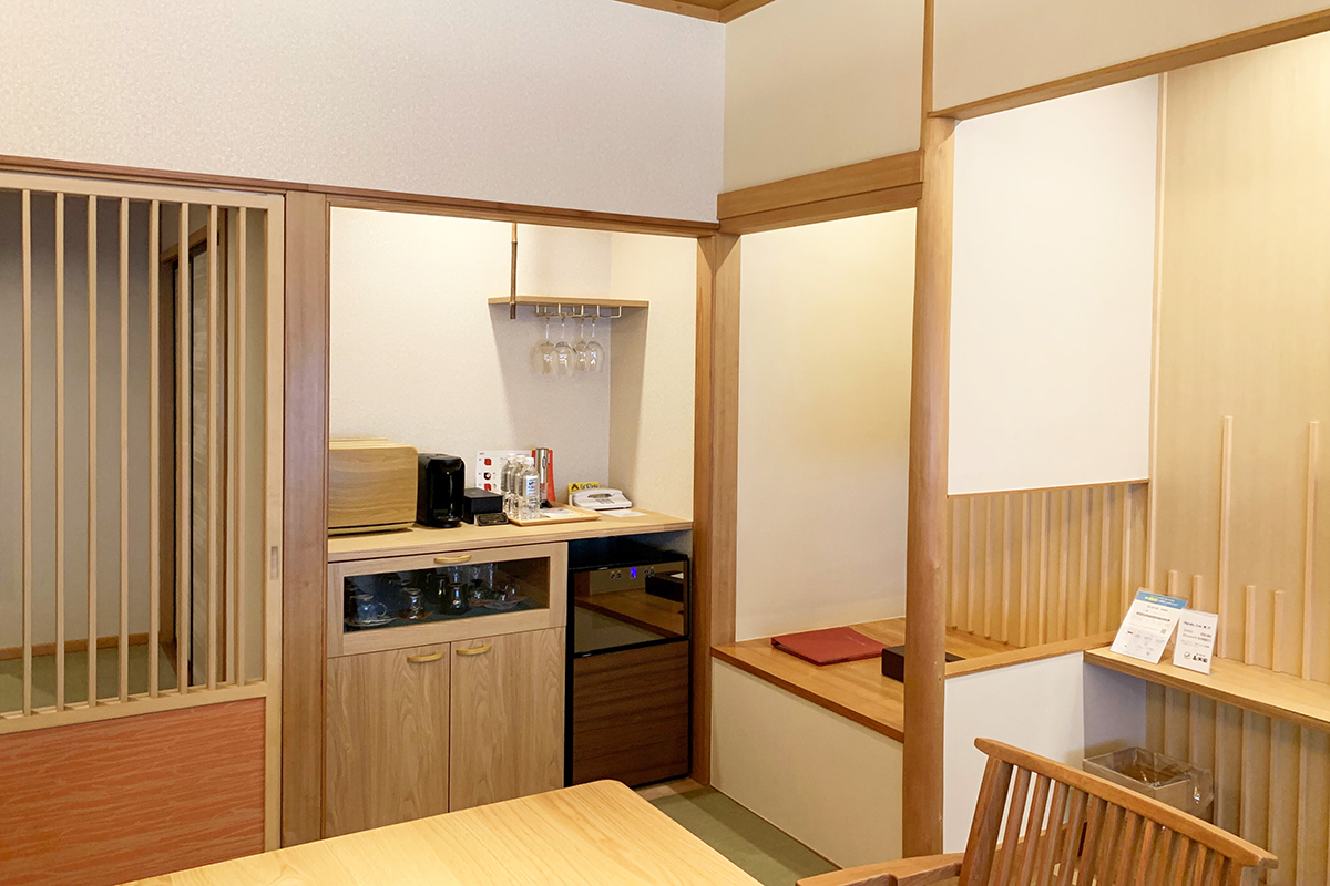 紅天華（こうてんか）、藍⾵華（らんふうか）