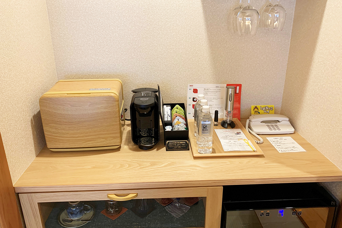 紅天華（こうてんか）、藍⾵華（らんふうか）