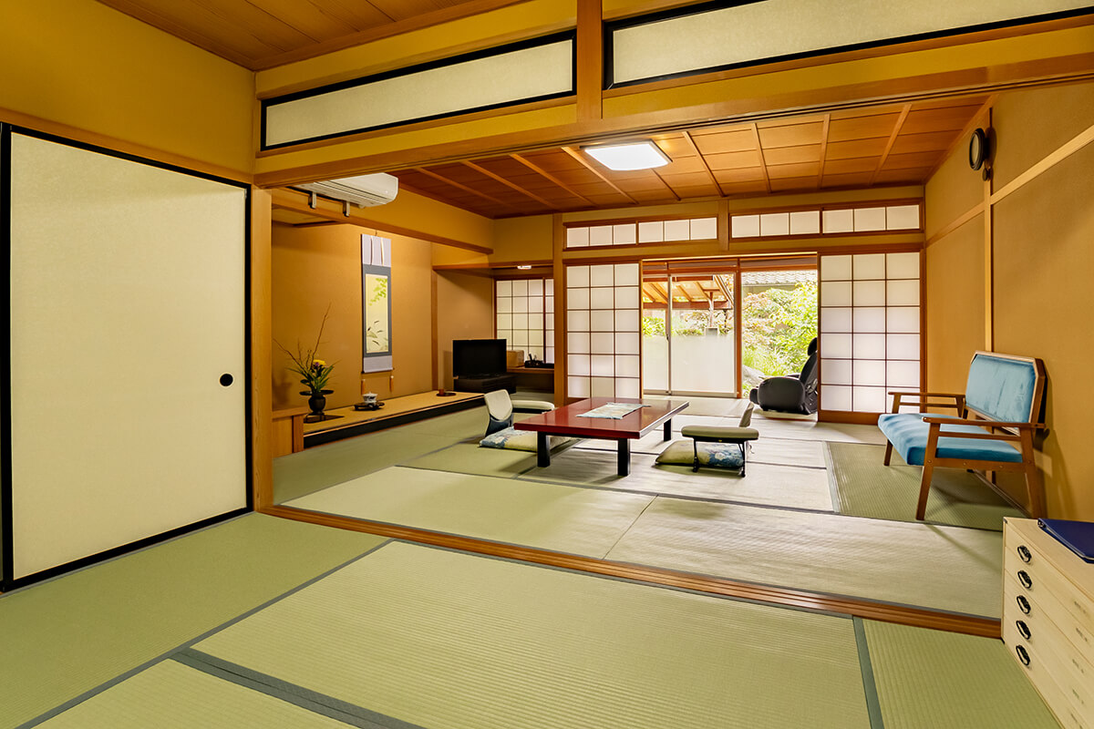 御座所棟 露天⾵呂付 寿之間