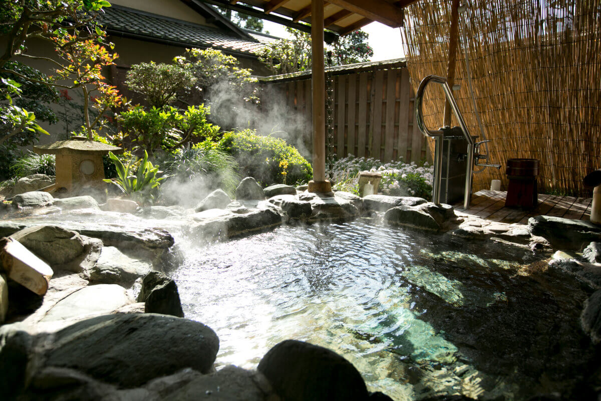 御座所棟 露天⾵呂付 寿之間