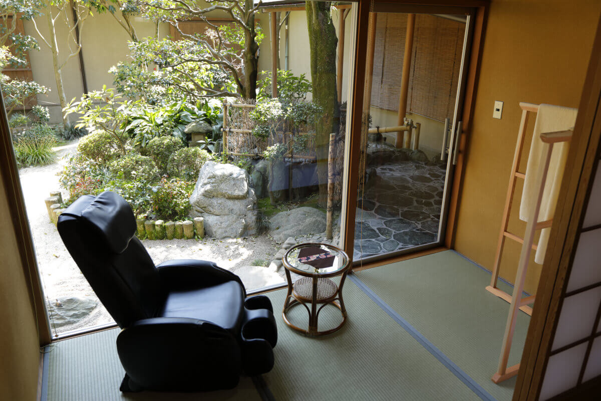 御座所棟 露天⾵呂付 常盤之間