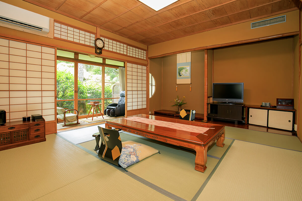 庭園内離れ 専⽤露天⾵呂付 知⼼庵