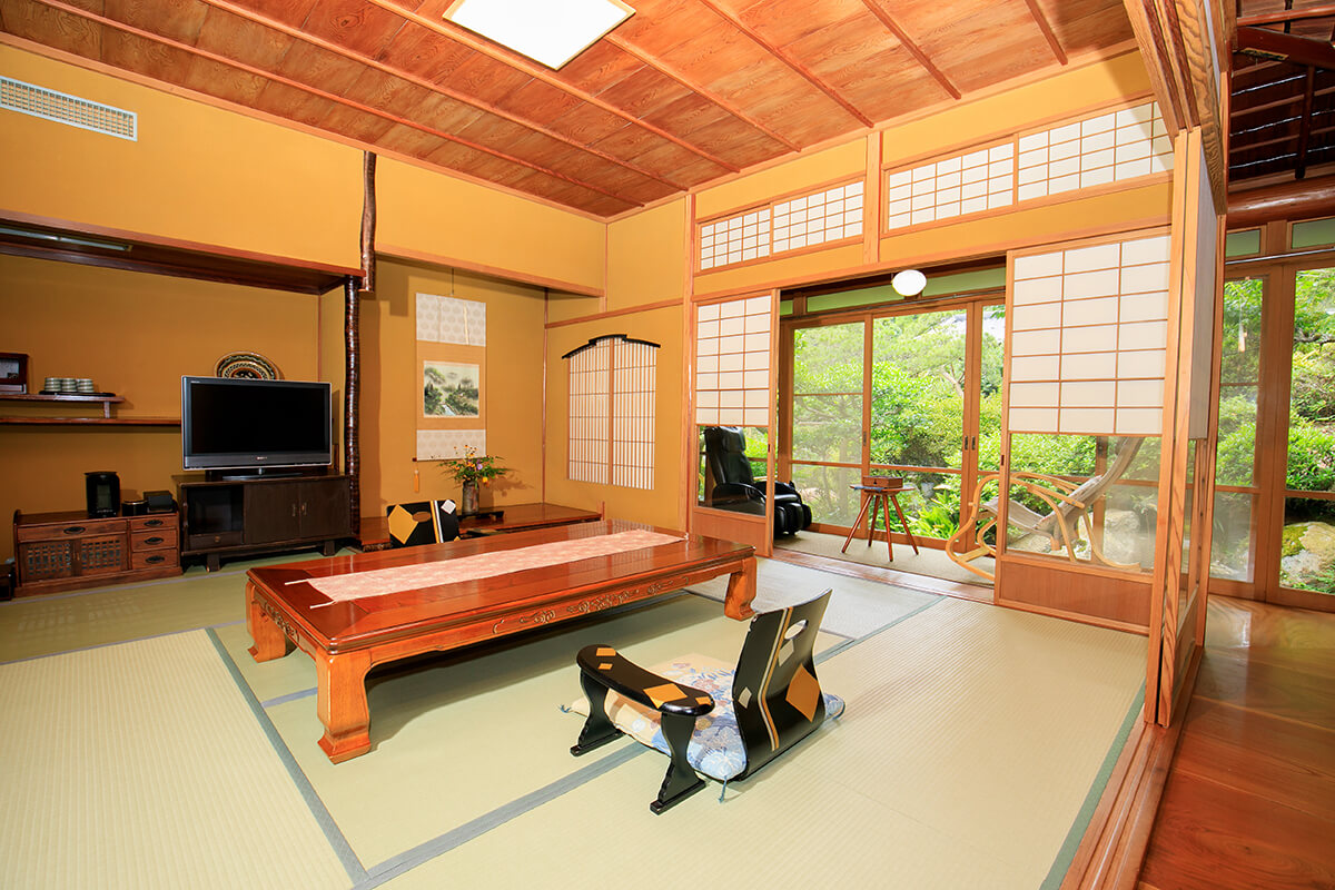 庭園内離れ ⾵呂付 和春亭