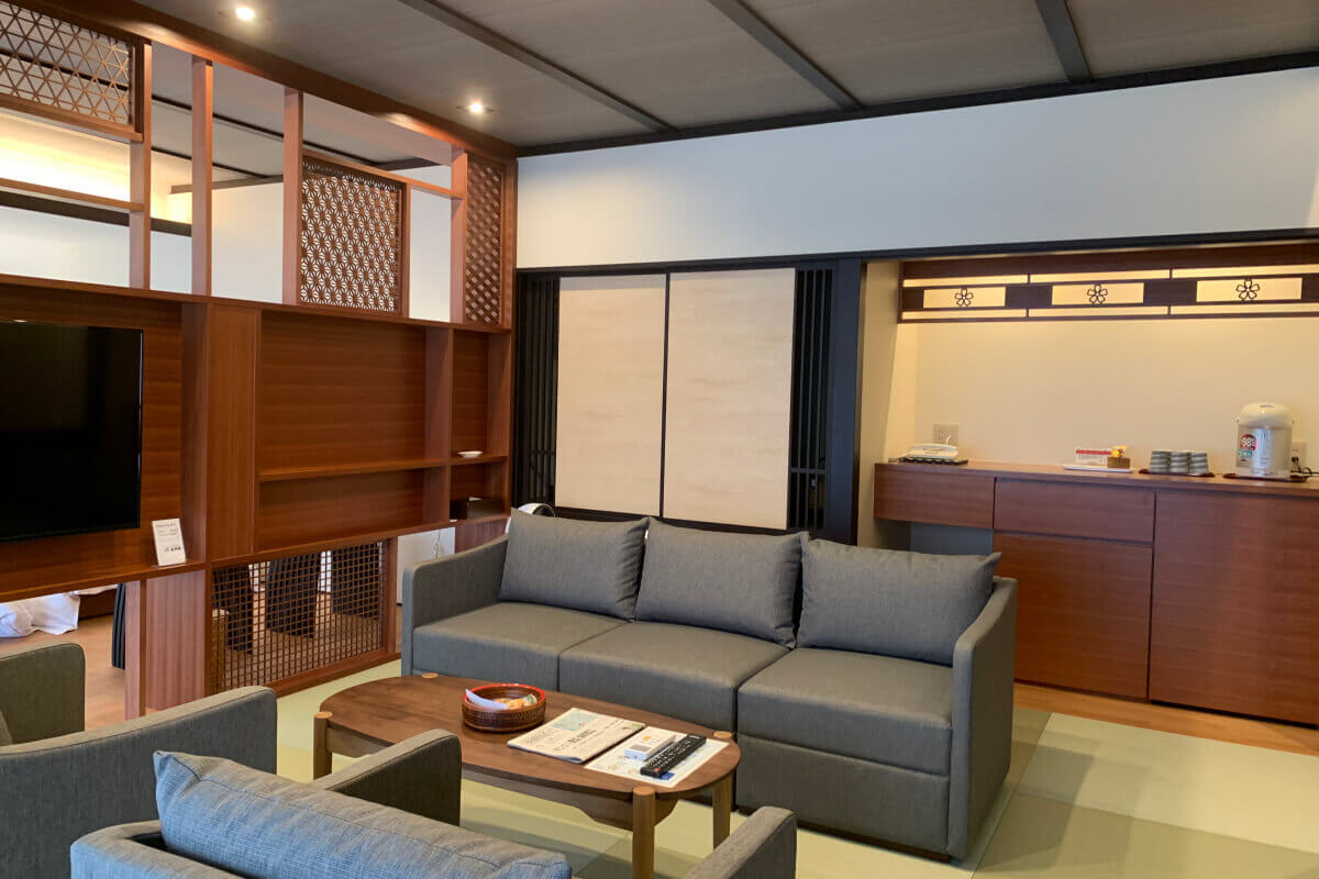 4ベット ⽩銀華