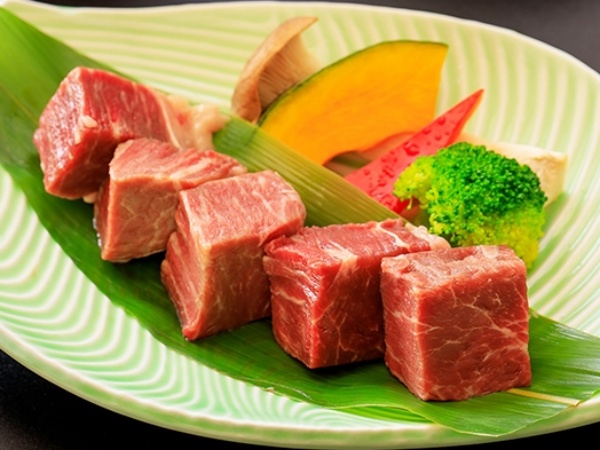 【個室食‐しまね和牛会席】源泉かけ流し客室風呂確約 しまね和牛ヒレステーキと炙り寿司を味わう贅沢旅