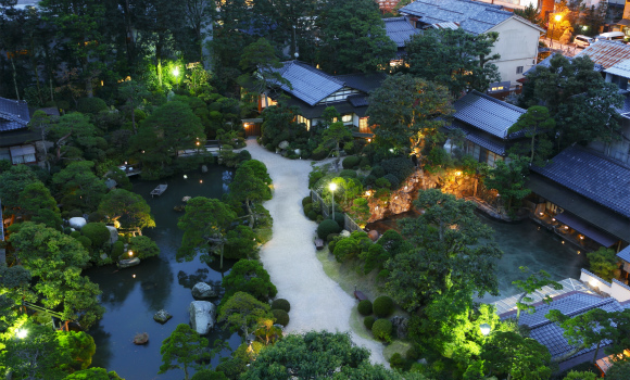 面積一萬坪的回遊式庭園